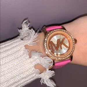 Michael kors watch ! (just needs new battery)